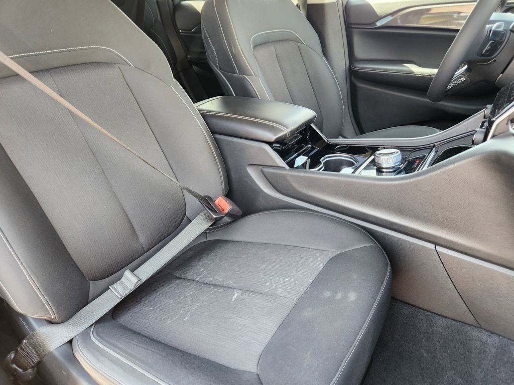 2023 Jeep Grand Cherokee Laredo 4x4