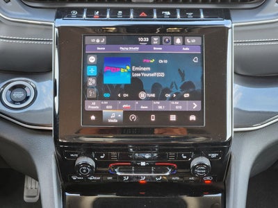 2023 Jeep Grand Cherokee Laredo 4x4