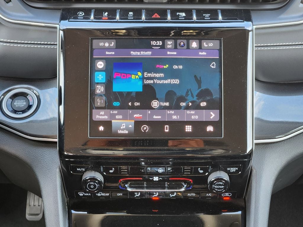2023 Jeep Grand Cherokee Laredo 4x4