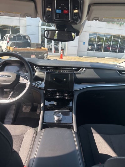 2023 Jeep Grand Cherokee Laredo 4x4