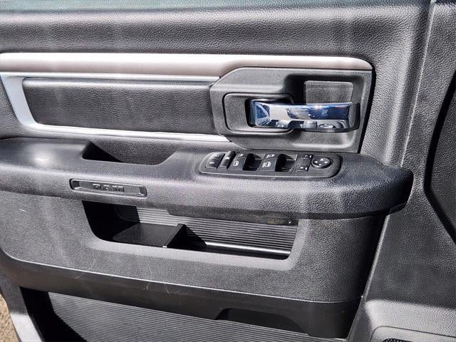 2024 RAM 1500 Classic Warlock Crew Cab 4x4 5'7' Box