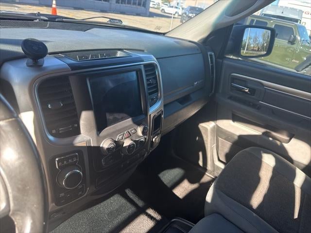 2018 RAM 1500 Big Horn Crew Cab 4x4 6'4' Box