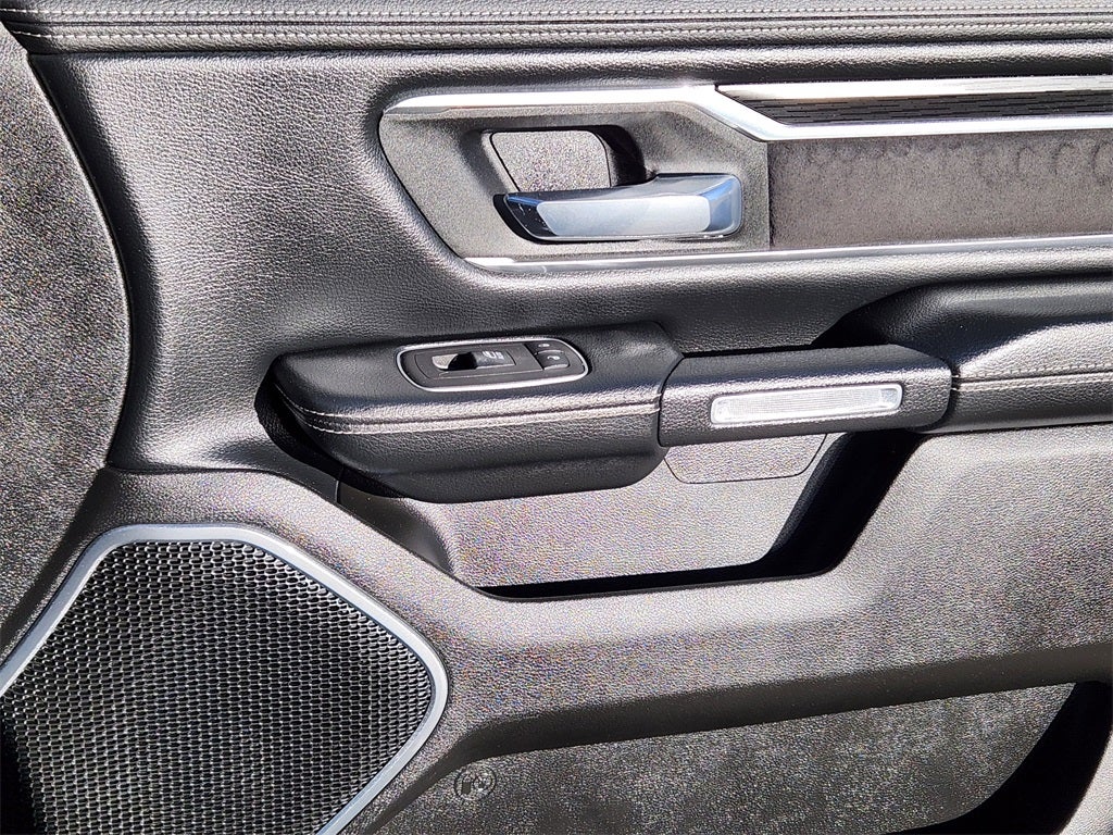 2023 RAM 1500 Laramie Crew Cab 4x4 5'7' Box