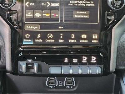 2022 RAM 1500 Laramie Crew Cab 4x4 5'7' Box