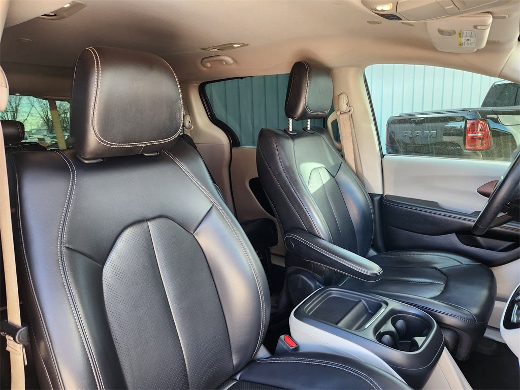 2021 Chrysler Voyager LXI