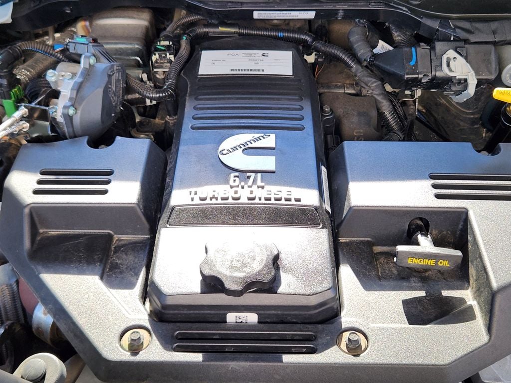 2024 RAM 3500 Laramie Crew Cab 4x4 8' Box