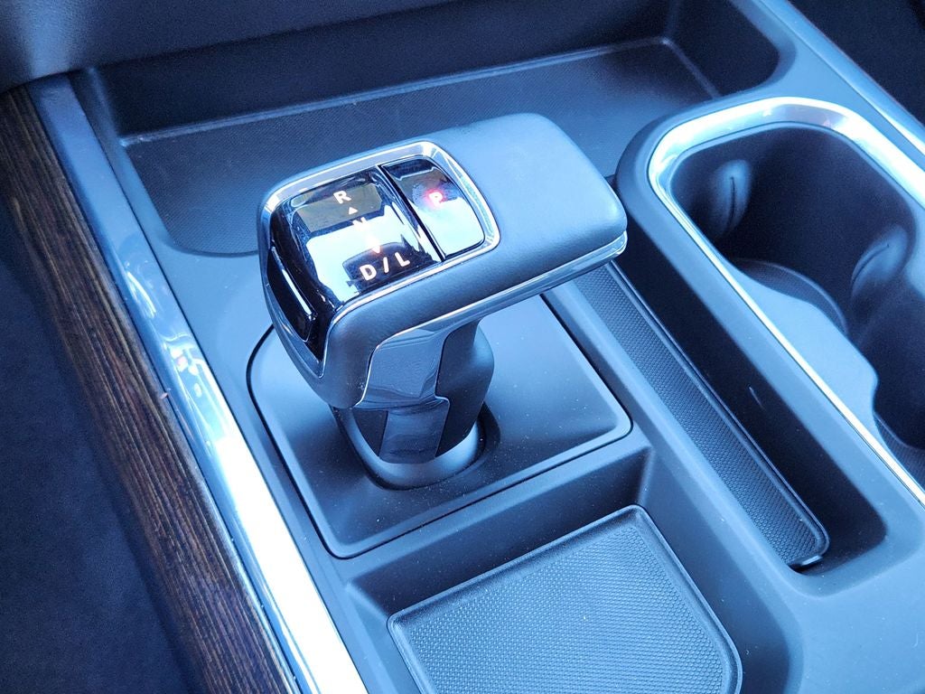 2025 GMC Sierra 1500 4WD Crew Cab Standard Box Elevation