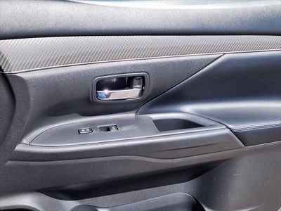 2020 Mitsubishi Outlander Base