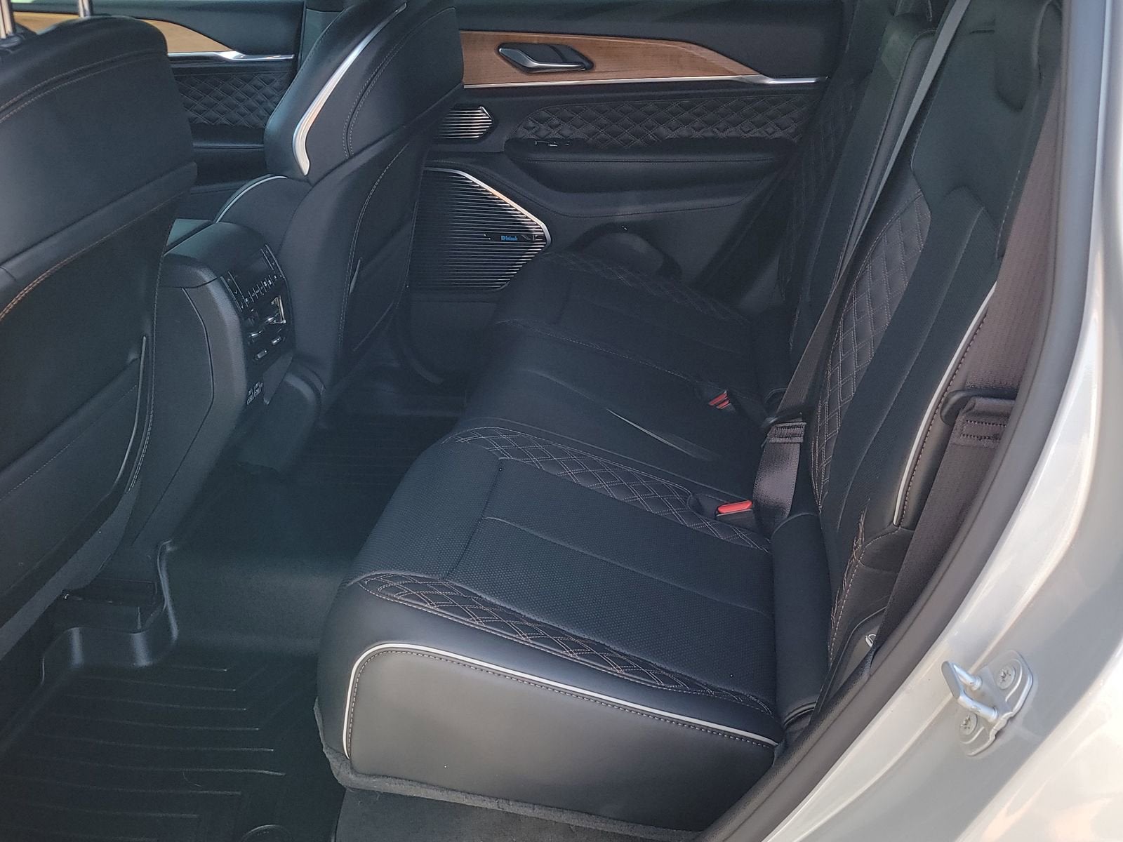 2023 Jeep Grand Cherokee Summit Reserve