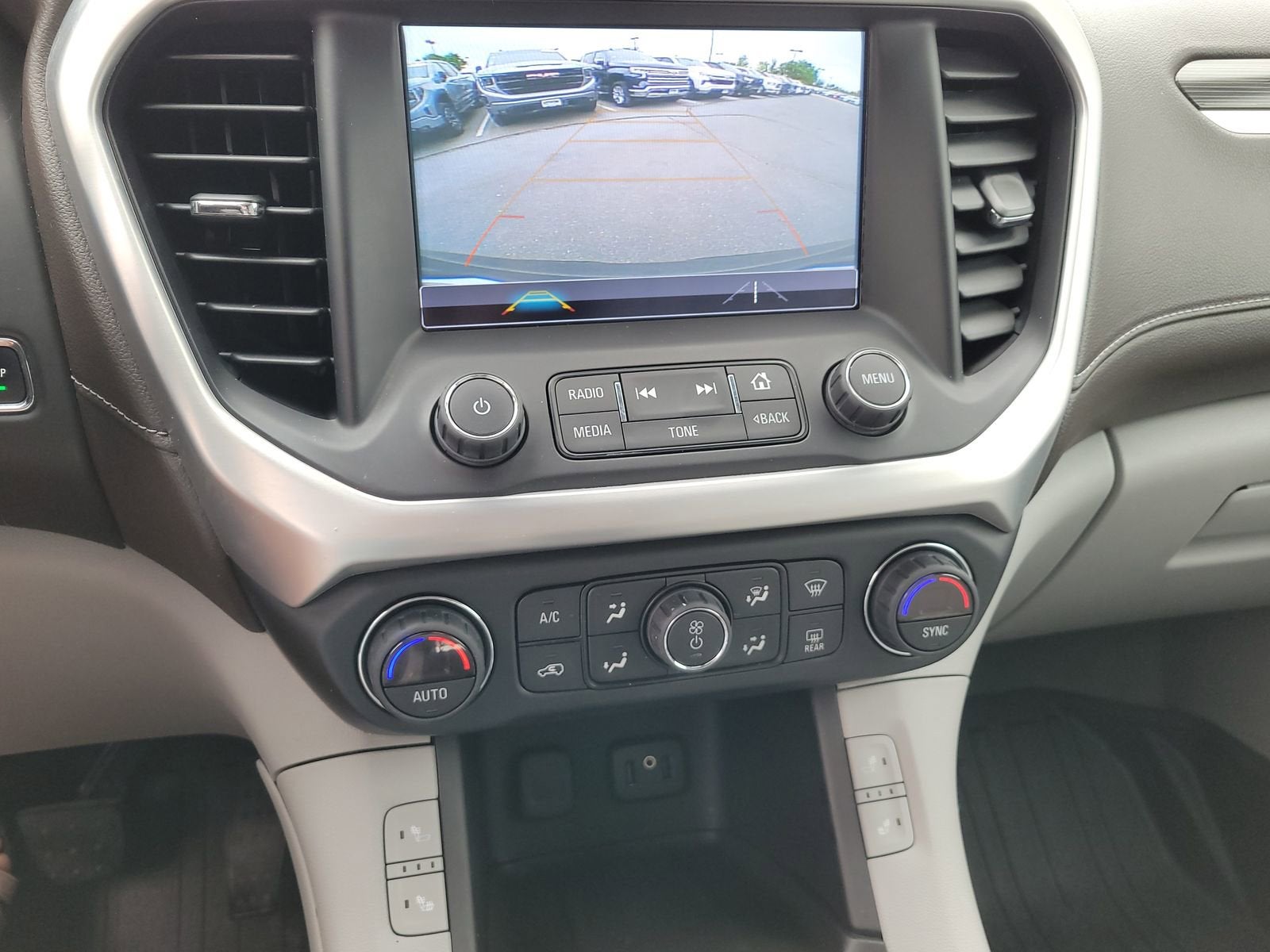 2018 GMC Acadia SLT