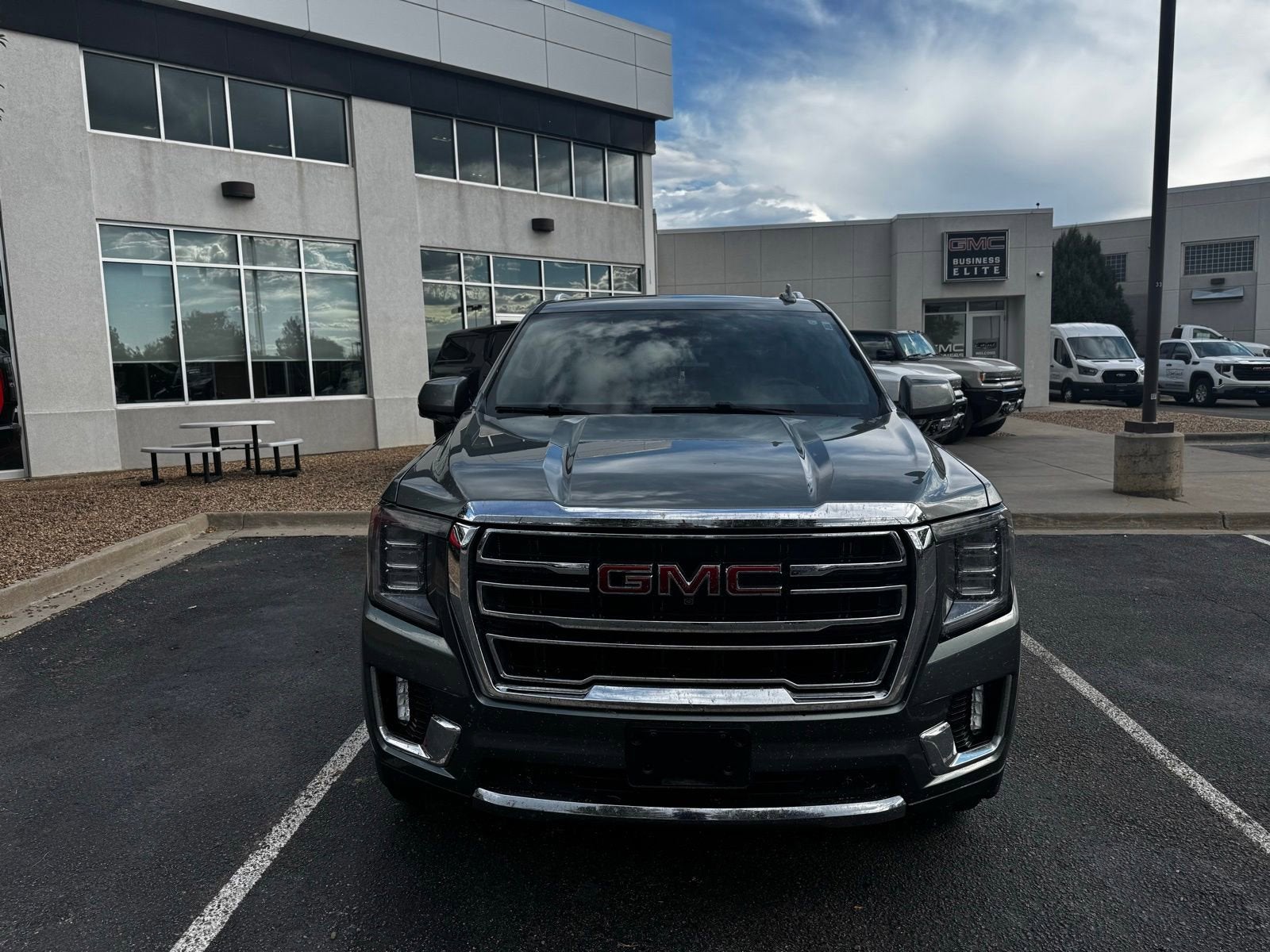 2023 GMC Yukon XL SLT