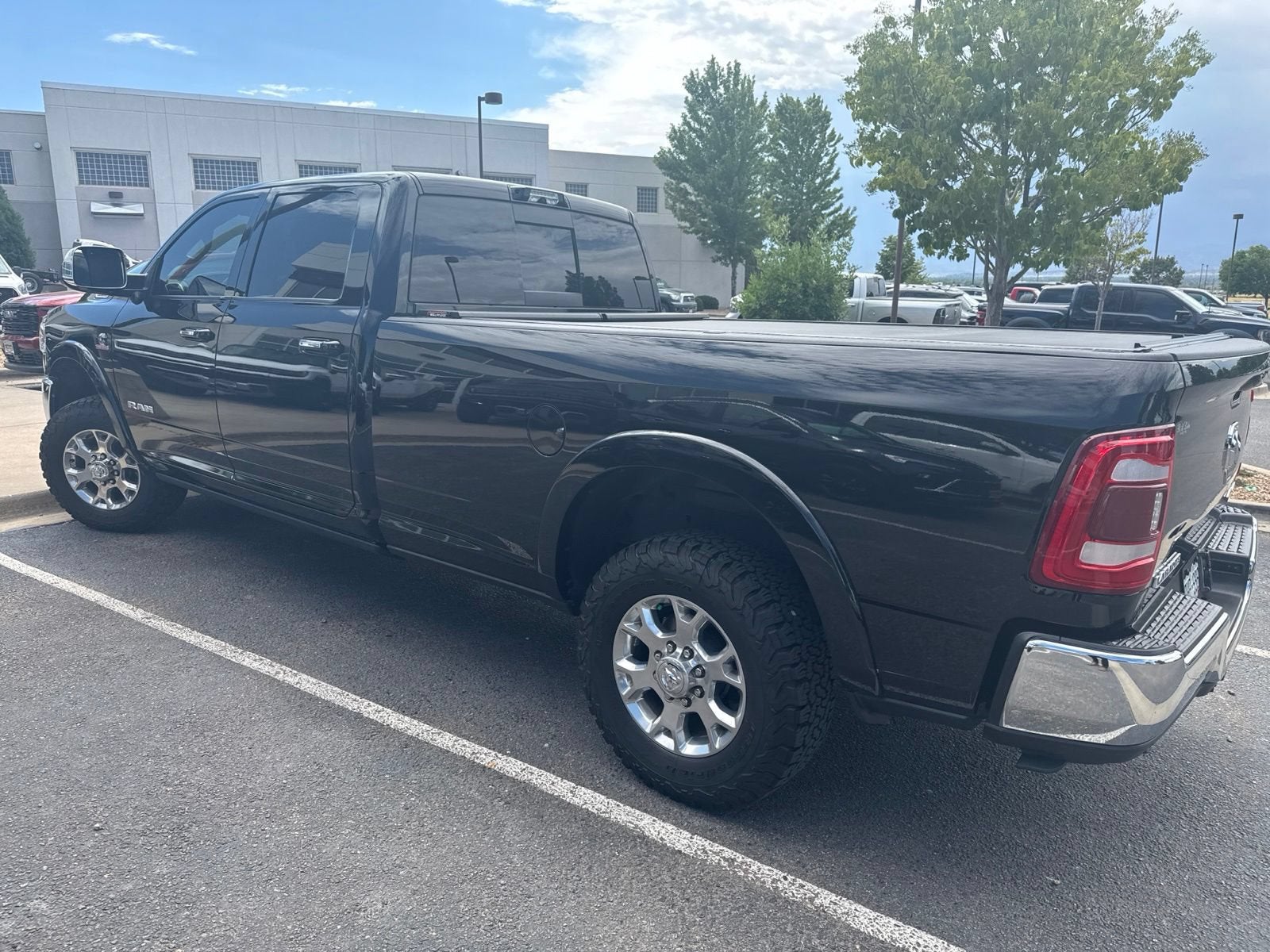 2019 RAM 3500 Laramie Crew Cab 4x4 8' Box