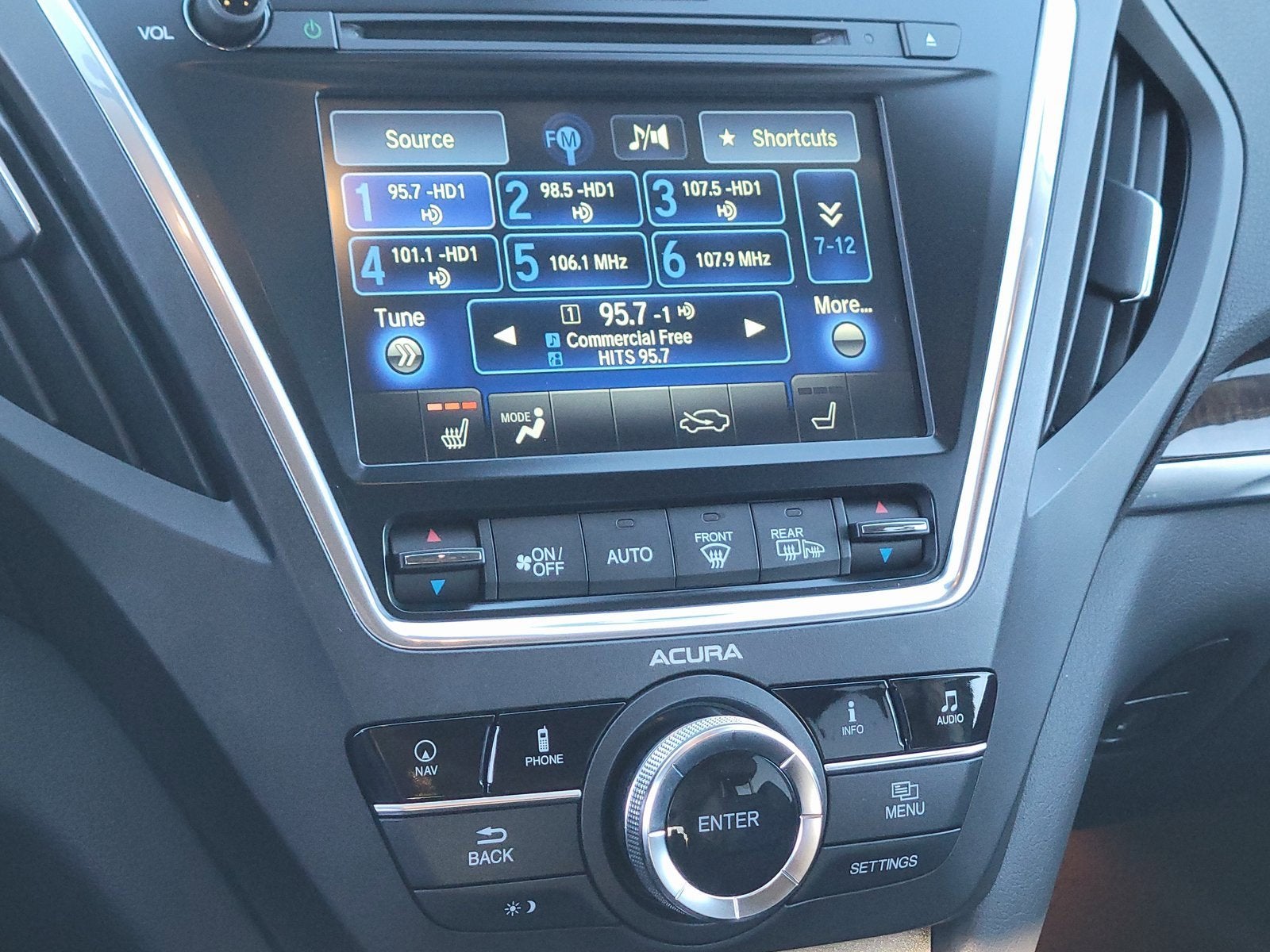 2017 Acura MDX w/Technology Pkg