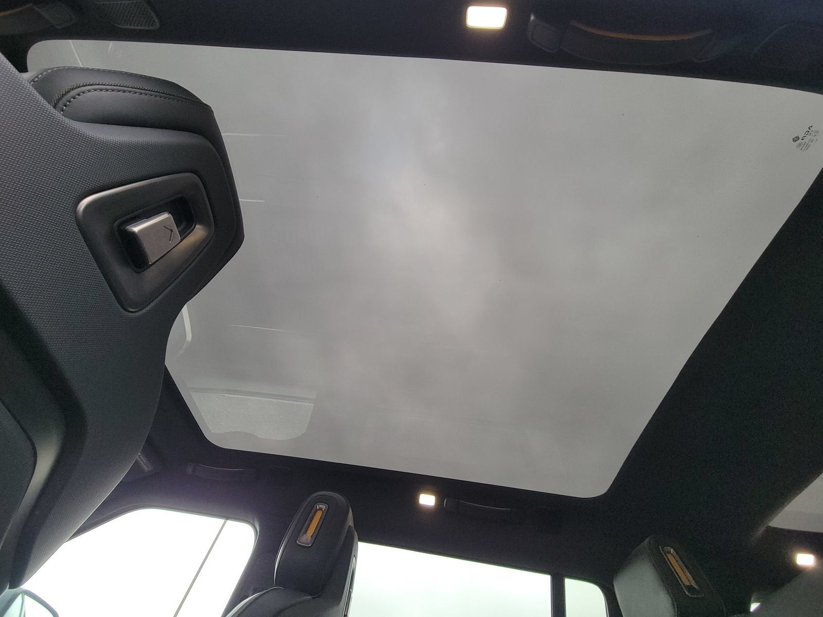 2024 RIVIAN R1S Adventure