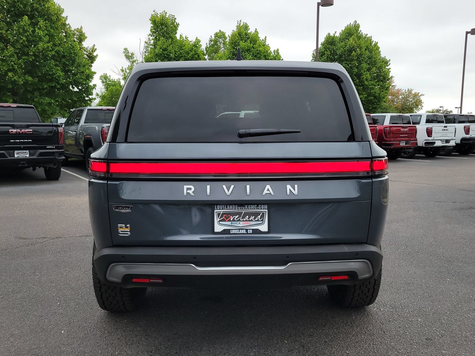 2024 RIVIAN R1S Adventure