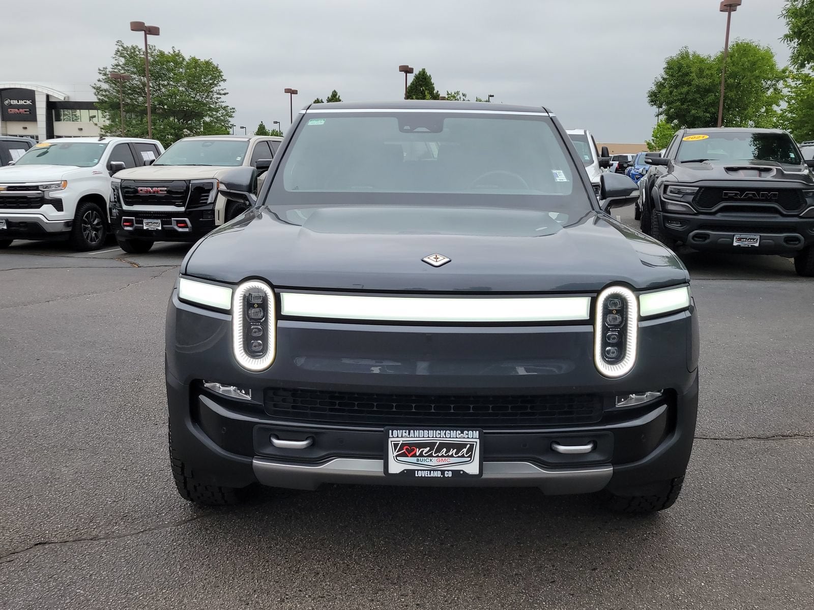 2024 RIVIAN R1S Adventure