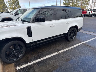 2024 Land Rover Defender X-Dynamic SE