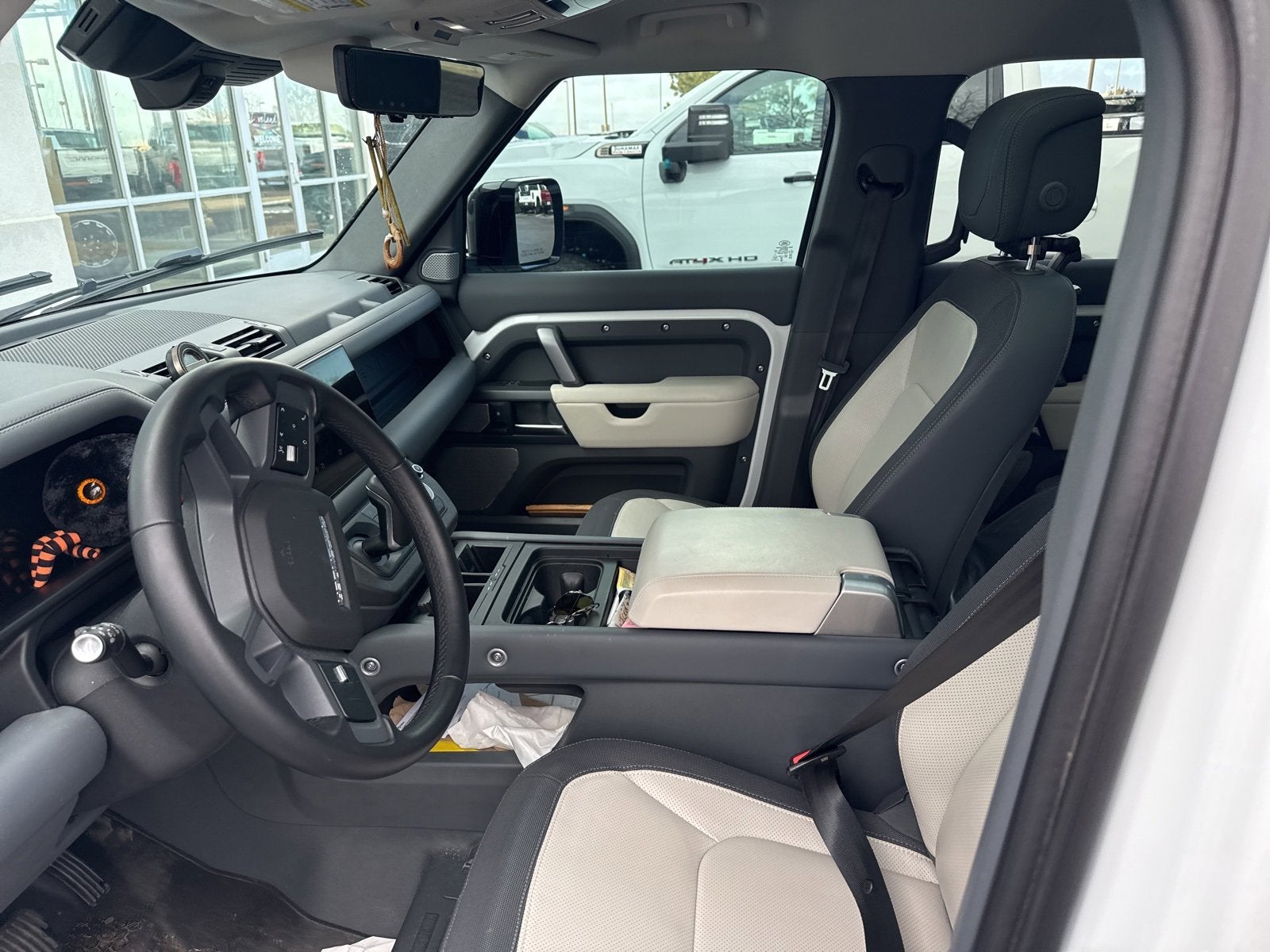 2024 Land Rover Defender X-Dynamic SE