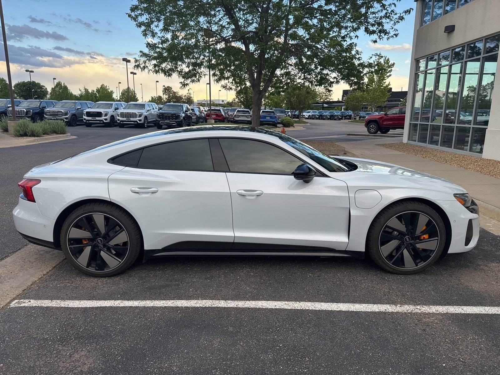 2022 Audi RS e-tron GT Base