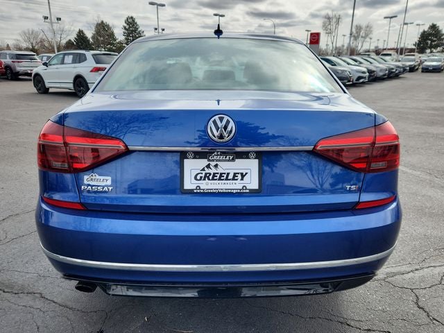 2017 Volkswagen Passat R-Line w/Comfort Pkg