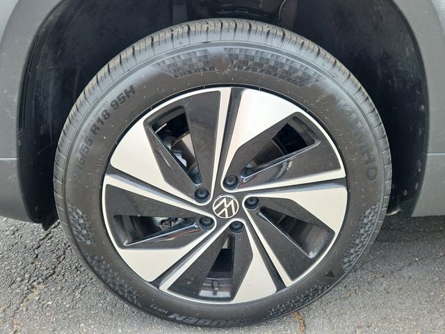 2025 Volkswagen Taos SE