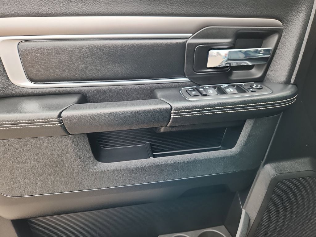 2023 RAM 1500 Classic Warlock Crew Cab 4x4 5'7' Box