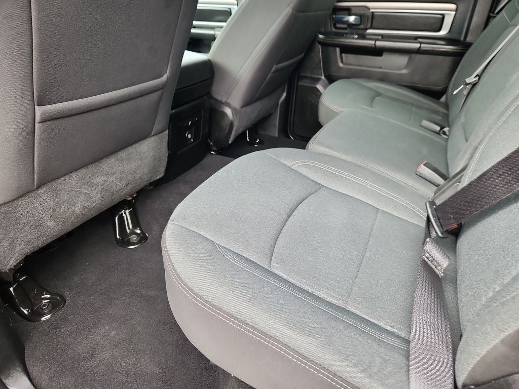 2023 RAM 1500 Classic Warlock Crew Cab 4x4 5'7' Box