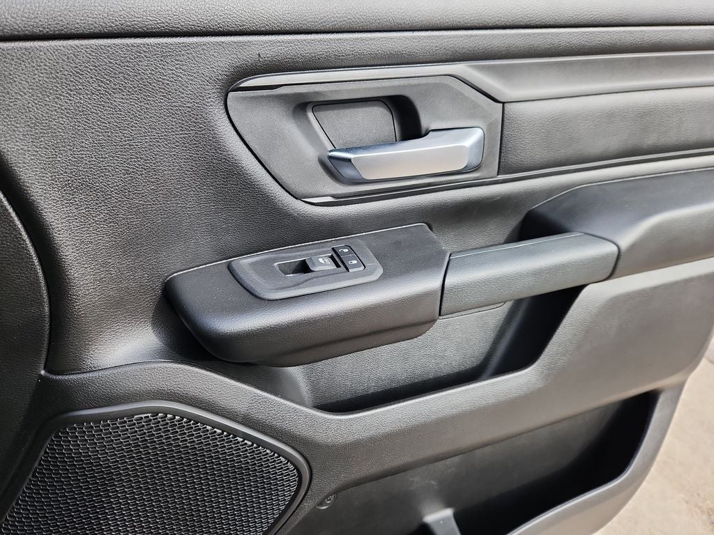 2025 RAM 1500 Tradesman Crew Cab 4x4 5'7' Box