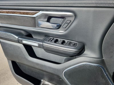 2020 RAM 1500 Laramie Crew Cab 4x4 5'7' Box