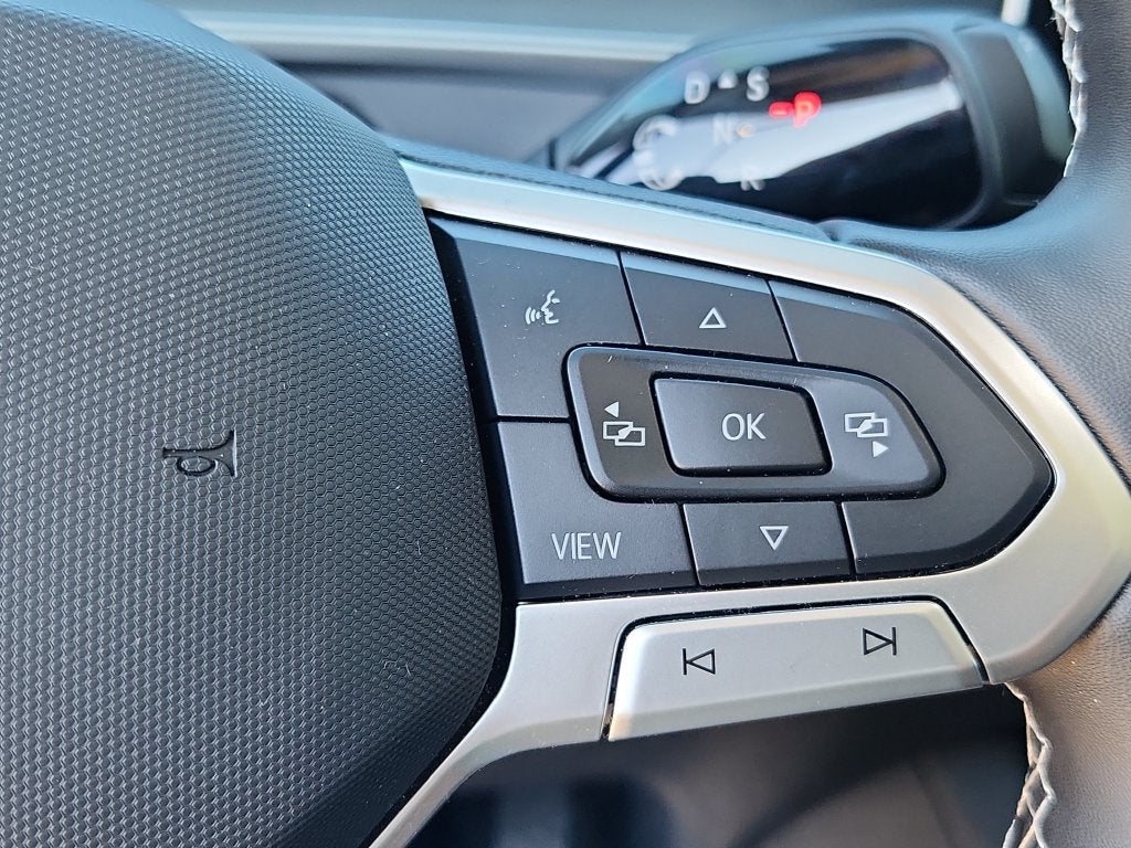 2025 Volkswagen Tiguan 2.0T SE