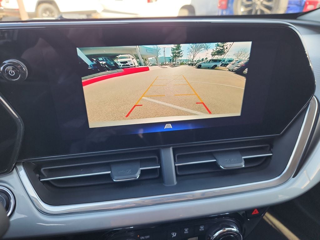 2024 Chevrolet Trax FWD LT