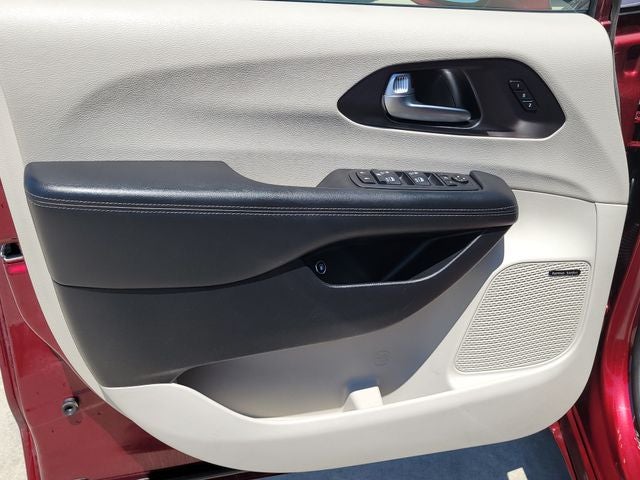 2020 Chrysler Pacifica Hybrid Limited