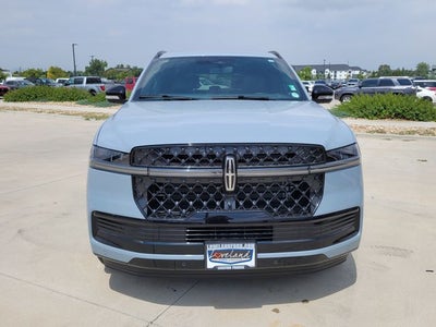 2027 Lincoln Navigator Reserve