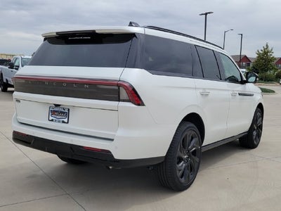2027 Lincoln Navigator Reserve