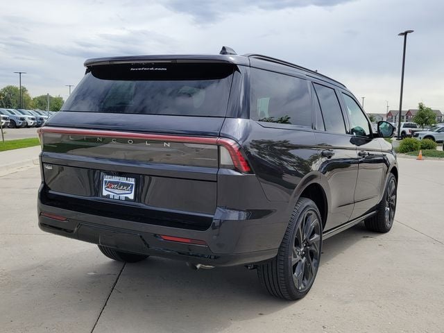 2027 Lincoln Navigator Reserve