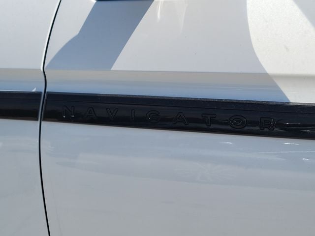 2027 Lincoln Navigator L Reserve