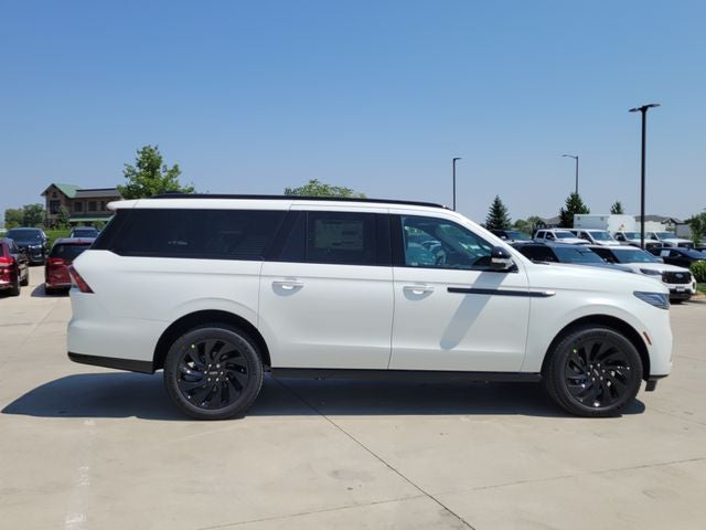 2027 Lincoln Navigator L Reserve