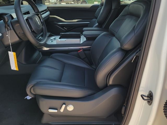 2027 Lincoln Navigator L Reserve