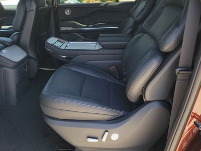 2027 Lincoln Navigator L Reserve