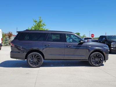 2027 Lincoln Navigator L Reserve
