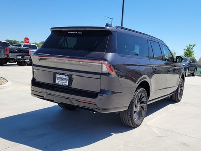 2027 Lincoln Navigator L Reserve