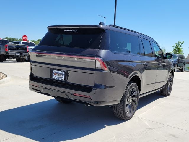 2027 Lincoln Navigator L Reserve