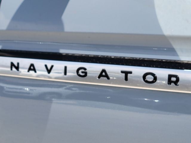 2027 Lincoln Navigator L Reserve