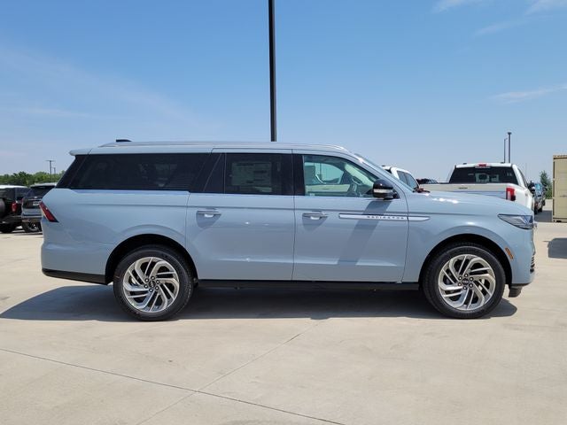 2027 Lincoln Navigator L Reserve