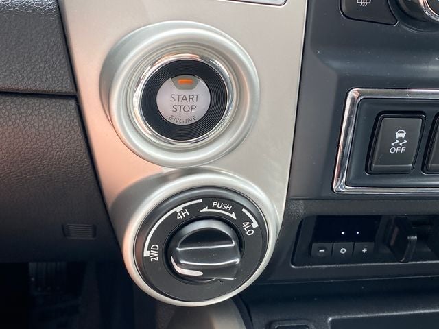 2017 Nissan Titan SV