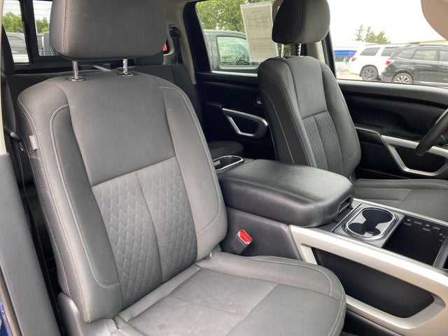 2017 Nissan Titan SV