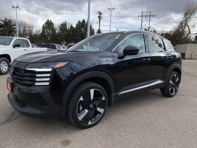 2025 Nissan Kicks SR