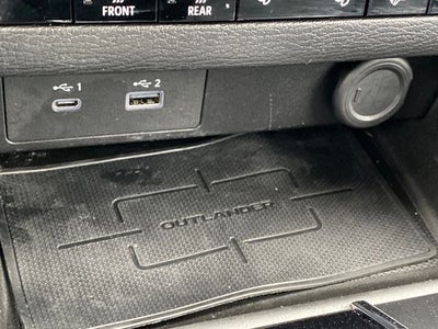 2023 Mitsubishi Outlander SE