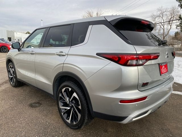 2023 Mitsubishi Outlander SE