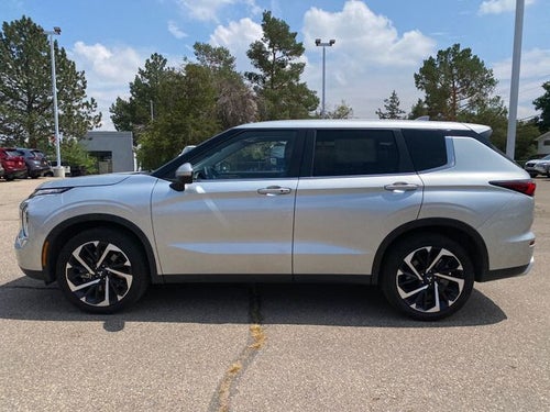 2024 Mitsubishi Outlander SE